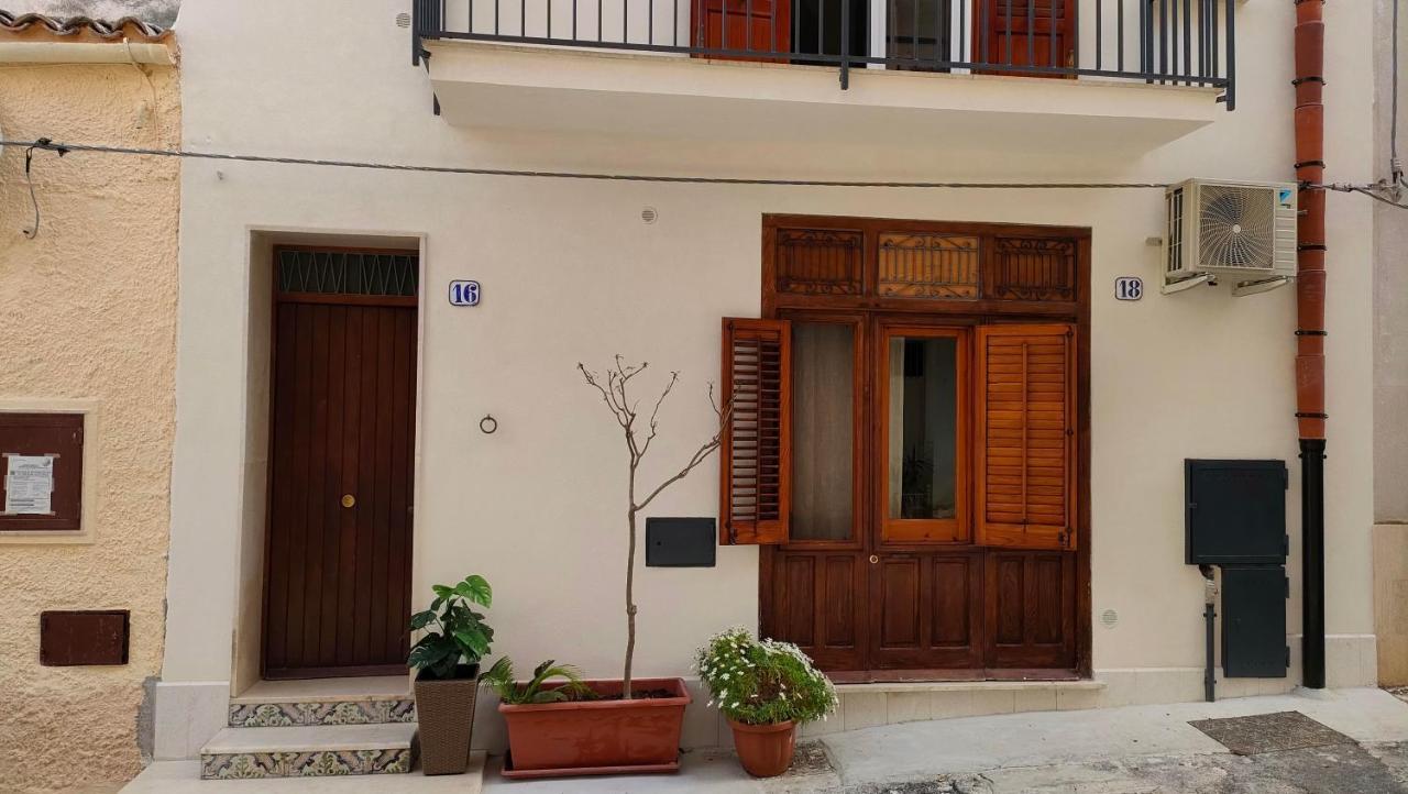 Casa Vacanze Gloria Castellammare del Golfo Exterior foto